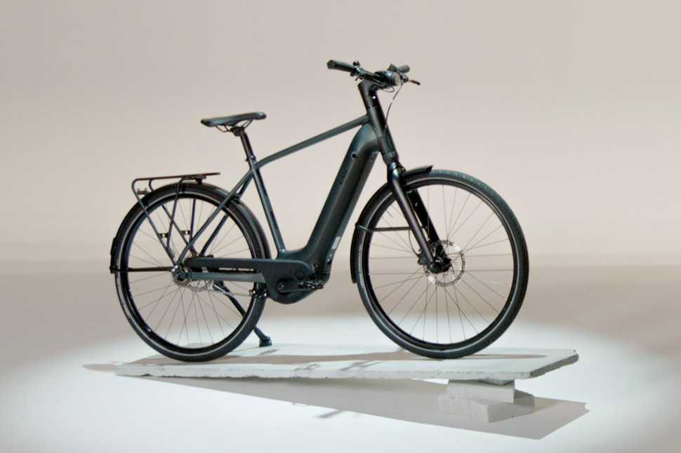 Long distance electric clearance bike